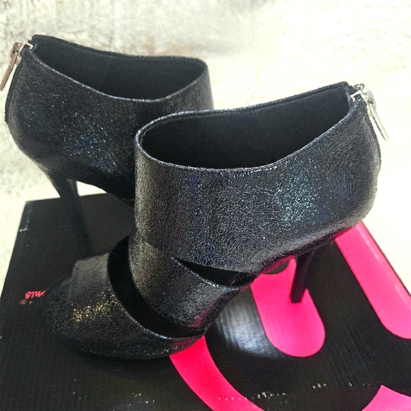 Michael Antonio Shoes - Michael Antonio Heeled Sandal Black Metalic EUC in Box